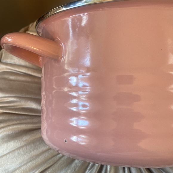 🎀 Chefs Atelier Blush color - Pink 4.2 Qt. Red Enameled Steel Cooking Pot - Picture 5 of 9